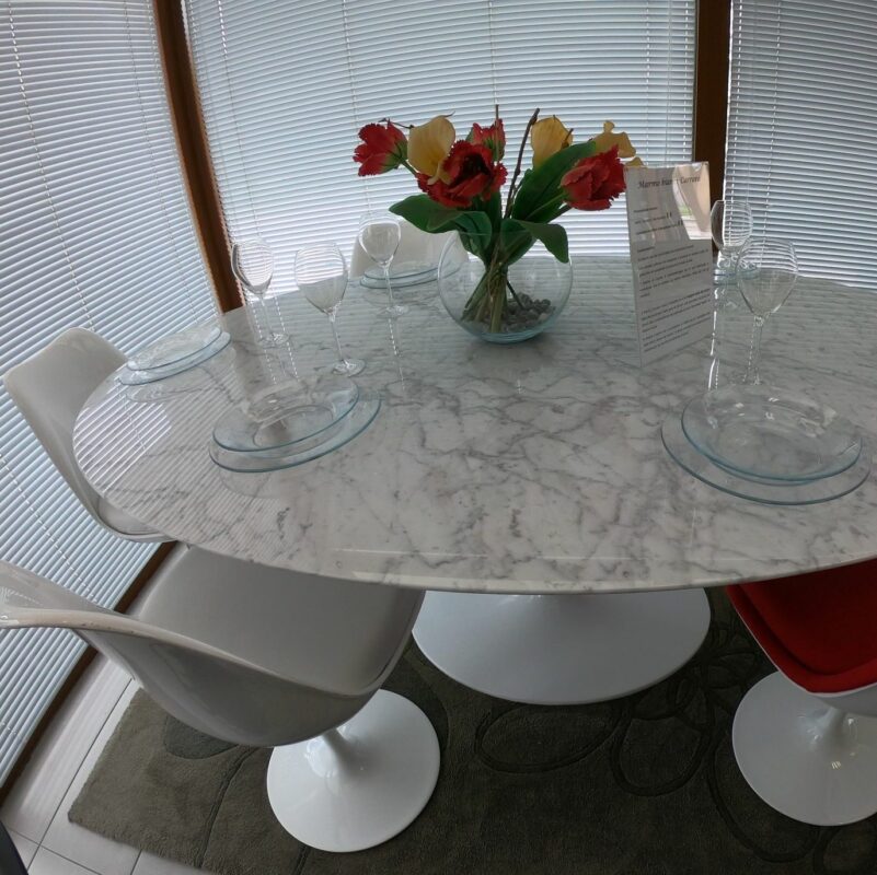 table tulipe