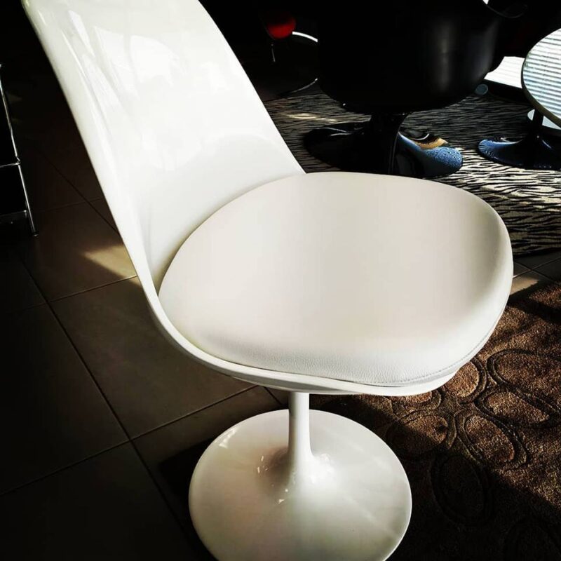 Chaise tulipe coussin cuir