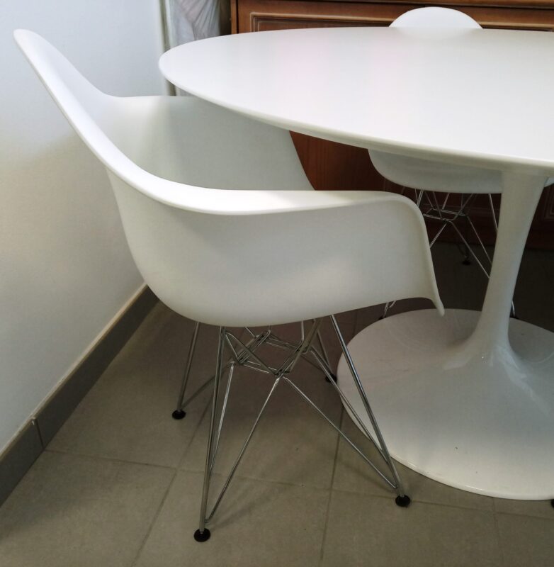 Table Tulipe avec chaises
