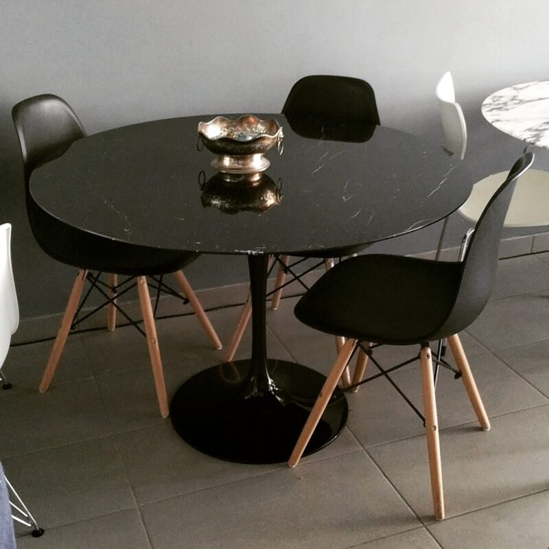 Table Tulipe marbre noir